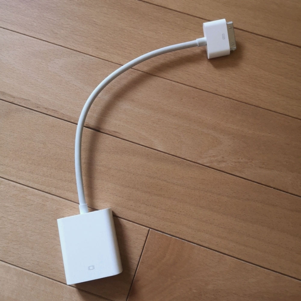Apple 30-pin to VGA Adapter